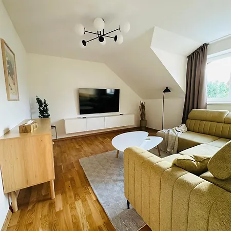 Vyskoc Na Hory * Nová Lesná